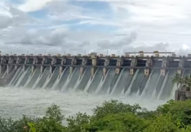 Solapur Rain: करमाळ्यात धो-धो पाऊस, कोर्टीत ढगफुटीसदृश पाऊस, उजनीतून एक लाख क्युसेक पाण्याचा विसर्ग